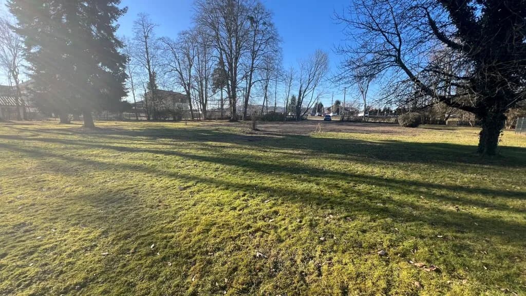 Grundstück kaufen in Vöcklabruck – 1 420 m², € 333.700