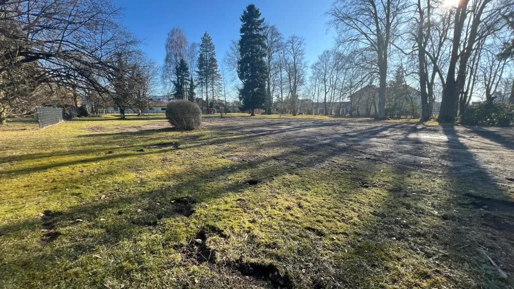 Grundstück kaufen in Vöcklabruck – 1 000 m², € 245.000 – Bild 2 von 5
