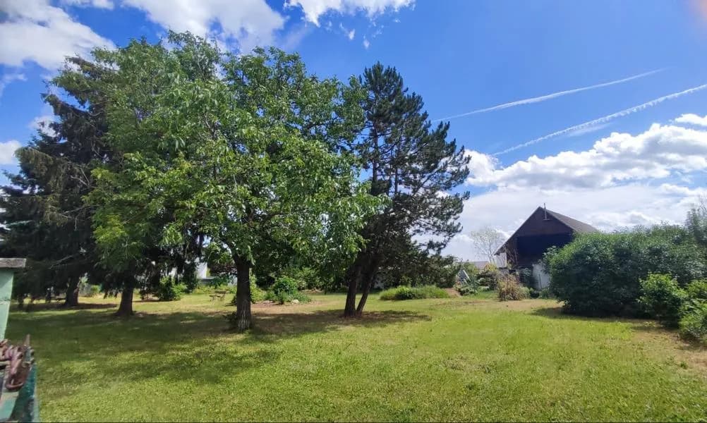 Grundstück kaufen in Neunkirchen – 1 000 m², € 175.000