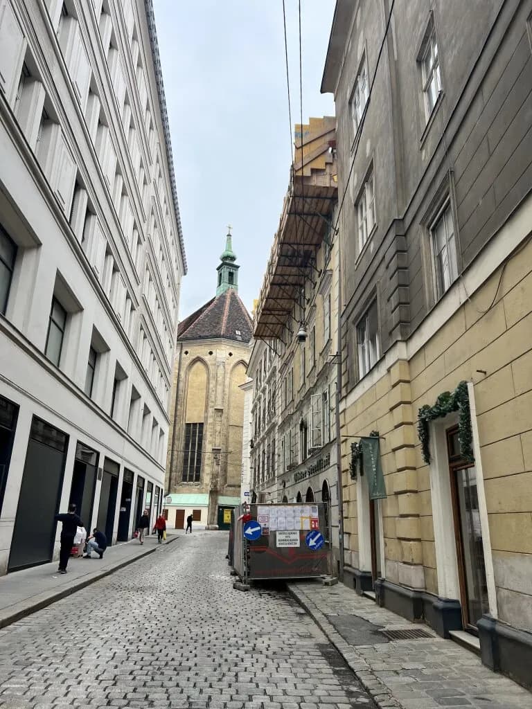 3-Zimmer-Gewerbeimmobilie mieten in Wien – 98 m², € 6.193