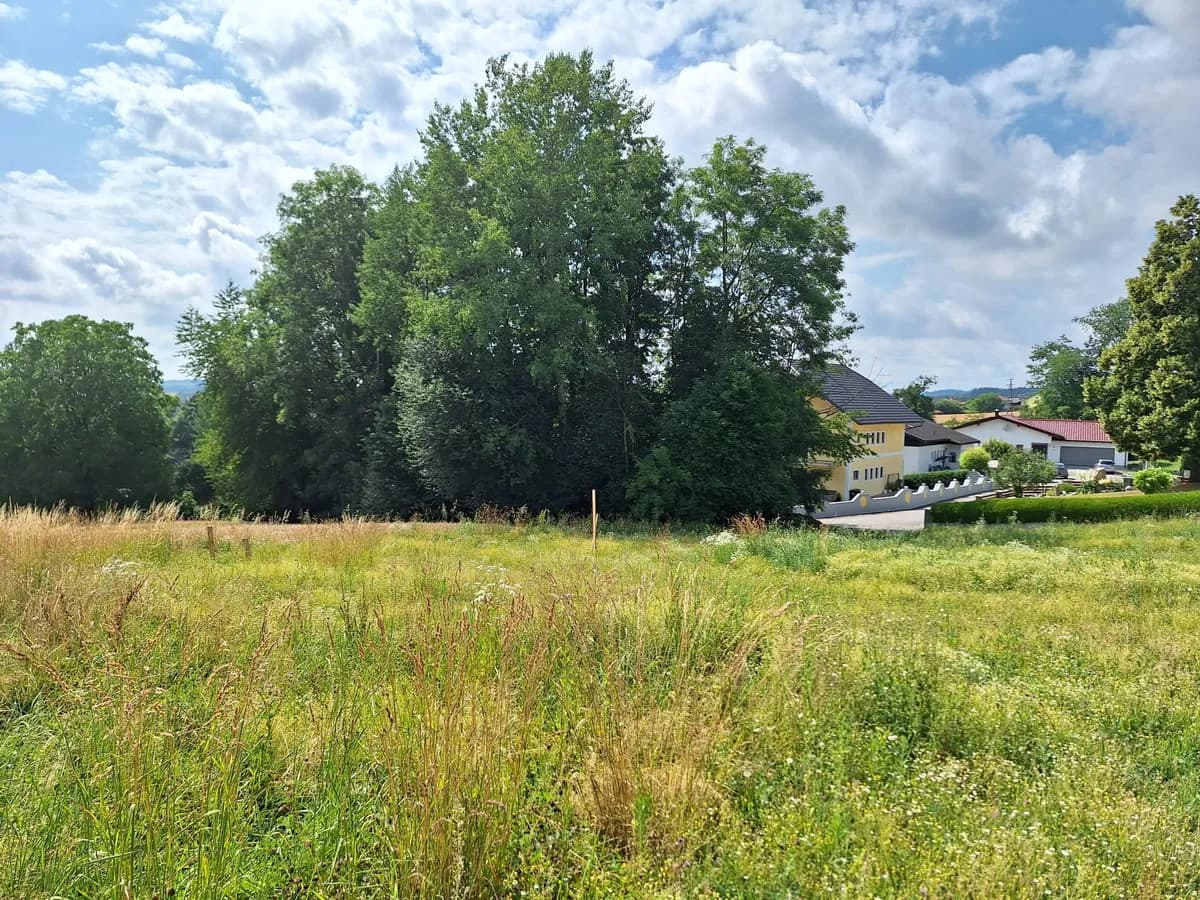 Grundstück kaufen in Grieskirchen – 908 m², € 110.000