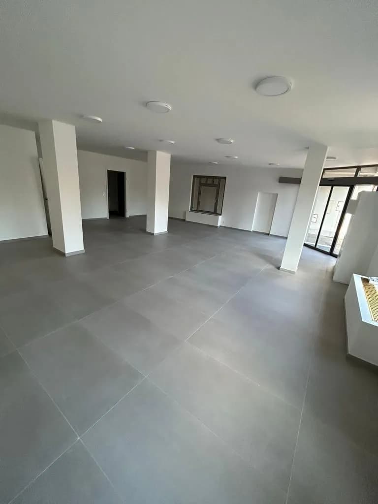 4-Zimmer-Gewerbeimmobilie mieten in Baden – 172 m², € 1.500