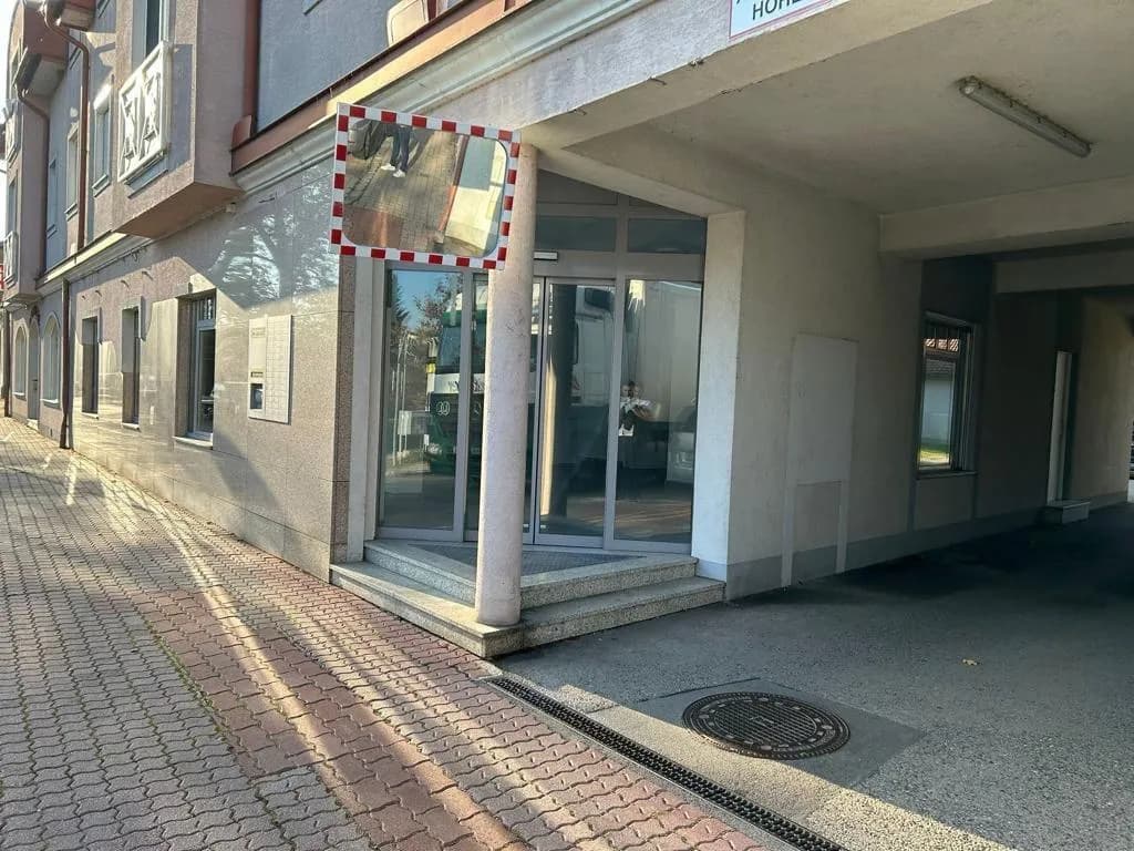 4-Zimmer-Gewerbeimmobilie mieten in Baden – 172 m², € 1.500 – Bild 3 von 12