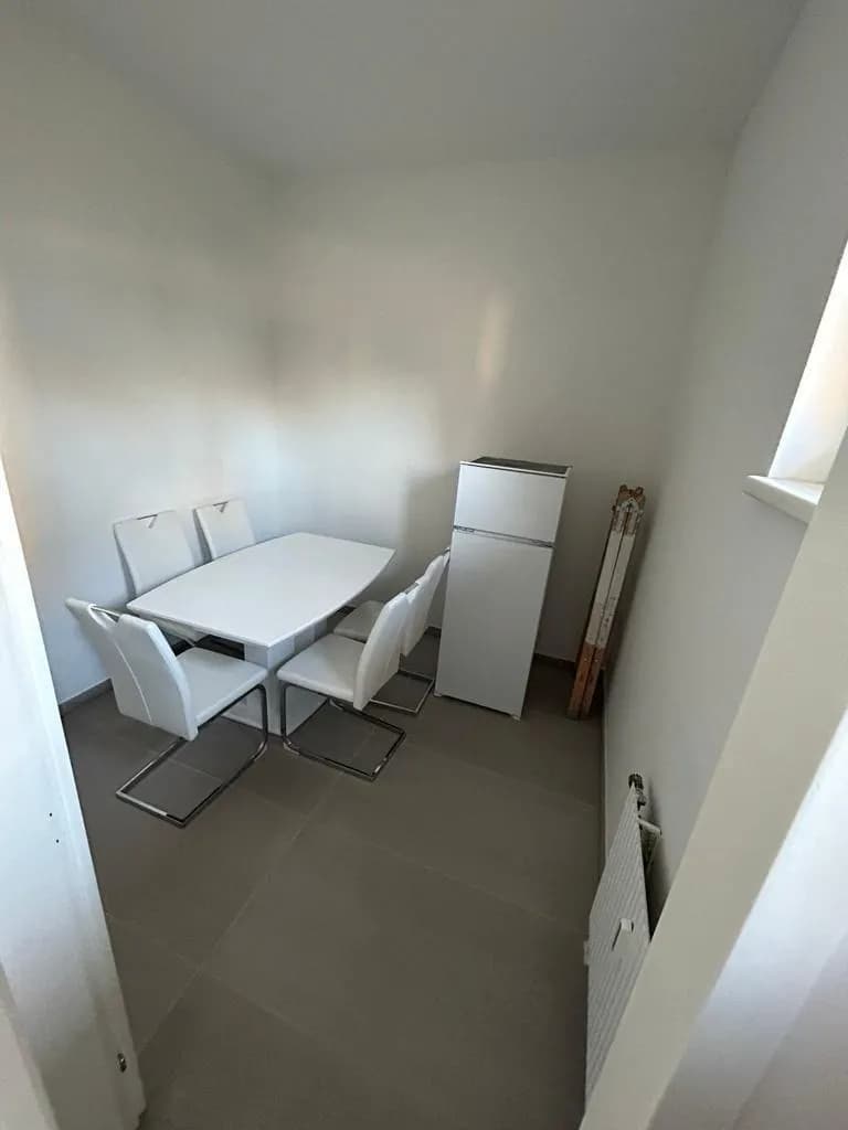 4-Zimmer-Gewerbeimmobilie mieten in Baden – 172 m², € 1.500 – Bild 7 von 12