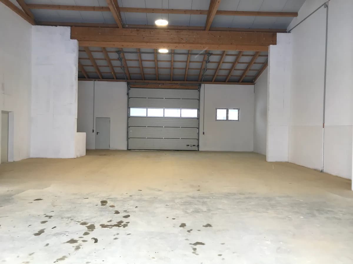Gewerbeimmobilie mieten in Waidhofen an der Thaya – 200 m², € 990