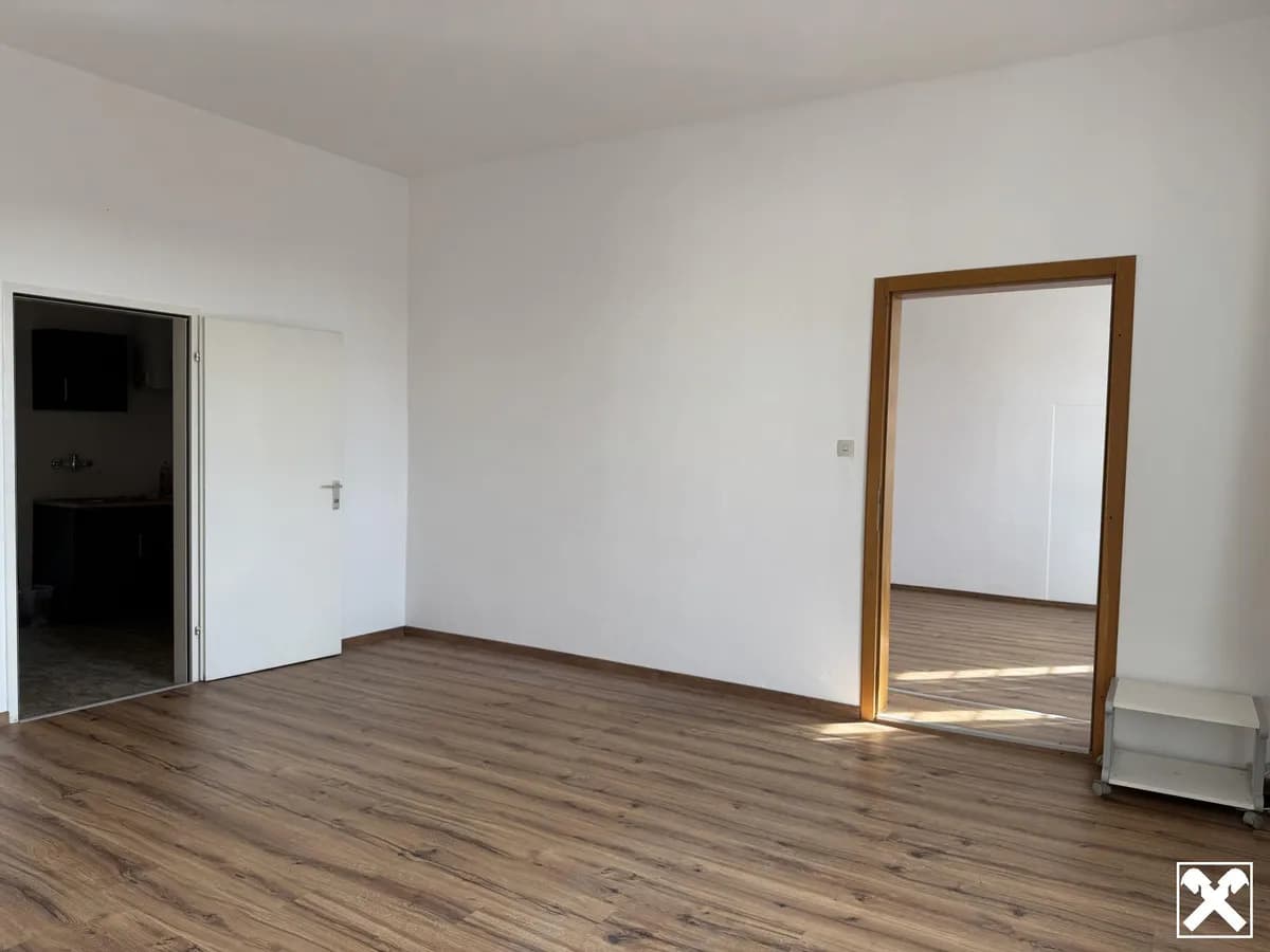 6-Zimmer-Gewerbeimmobilie mieten in Zwettl – 110 m², € 830 – Bild 2 von 4