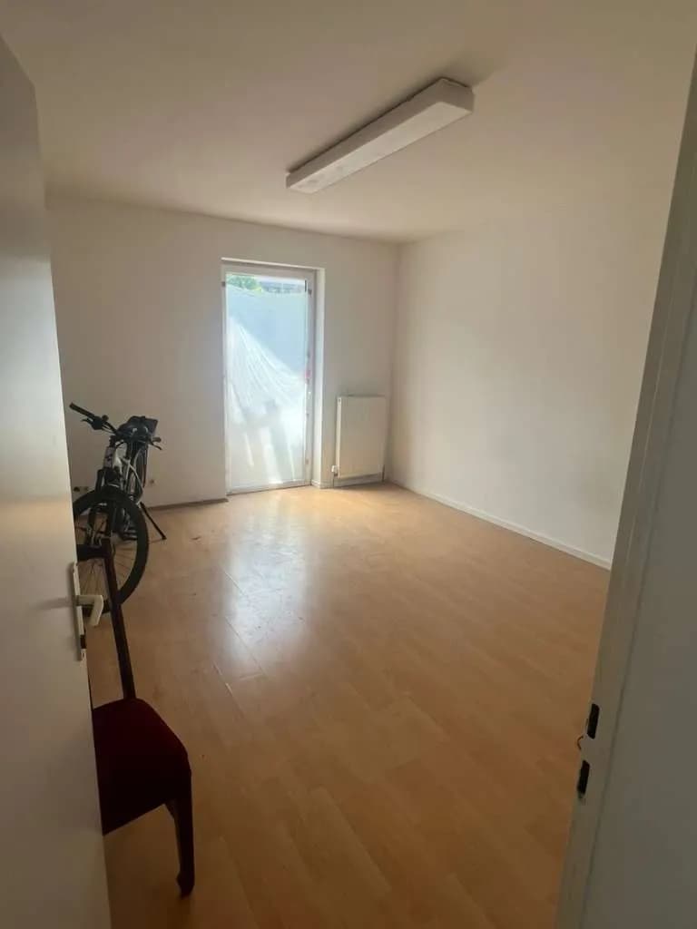 5-Zimmer-Gewerbeimmobilie mieten in Wien – 100 m², € 950 – Bild 2 von 5