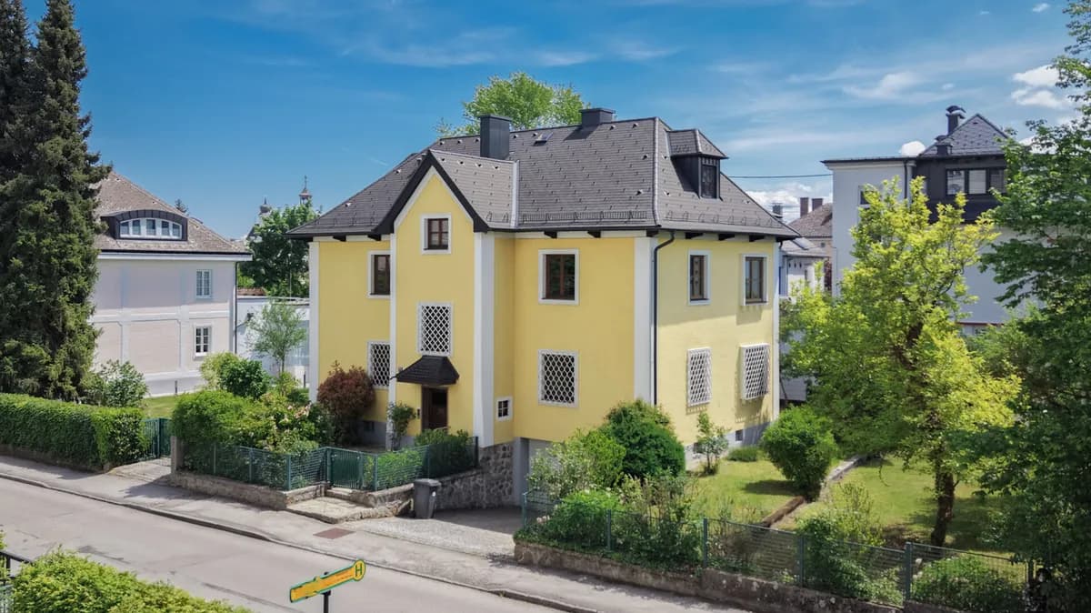 8-Zimmer-Haus kaufen in Vöcklabruck – 264 m², € 784.000 – Bild 1 von 23