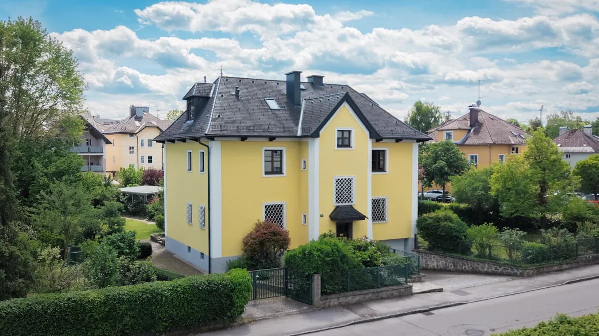 8-Zimmer-Haus kaufen in Vöcklabruck – 264 m², € 784.000 – Bild 2 von 23