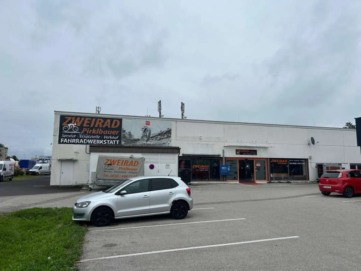 Gewerbeimmobilie mieten in Linz Land – 979 m², € 6.666
