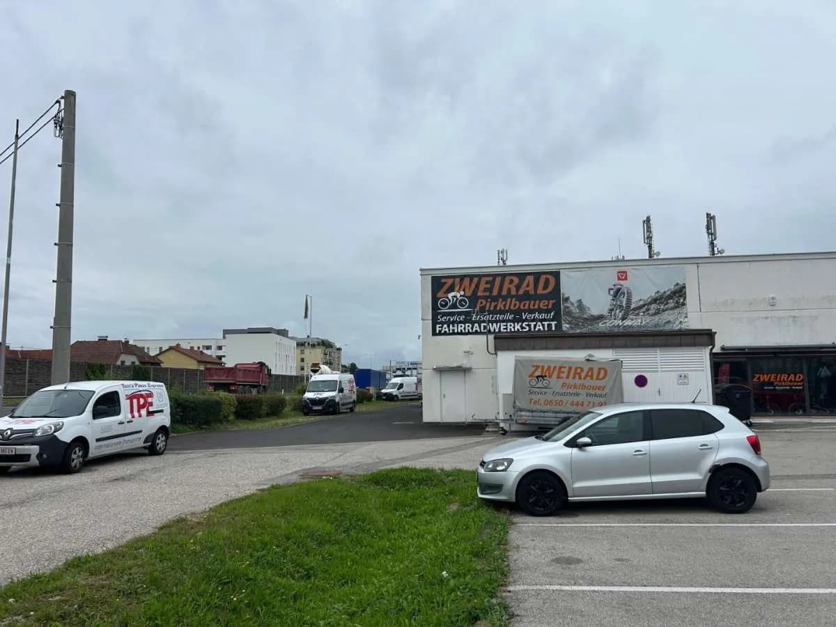 Gewerbeimmobilie mieten in Linz Land – 979 m², € 6.666 – Bild 7 von 8