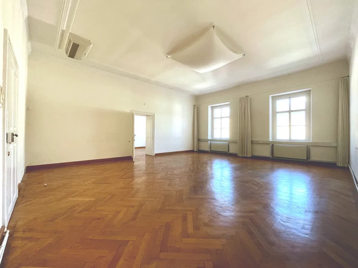 7-Zimmer-Gewerbeimmobilie mieten in Mödling – 303 m², € 3.643 – Bild 2 von 20