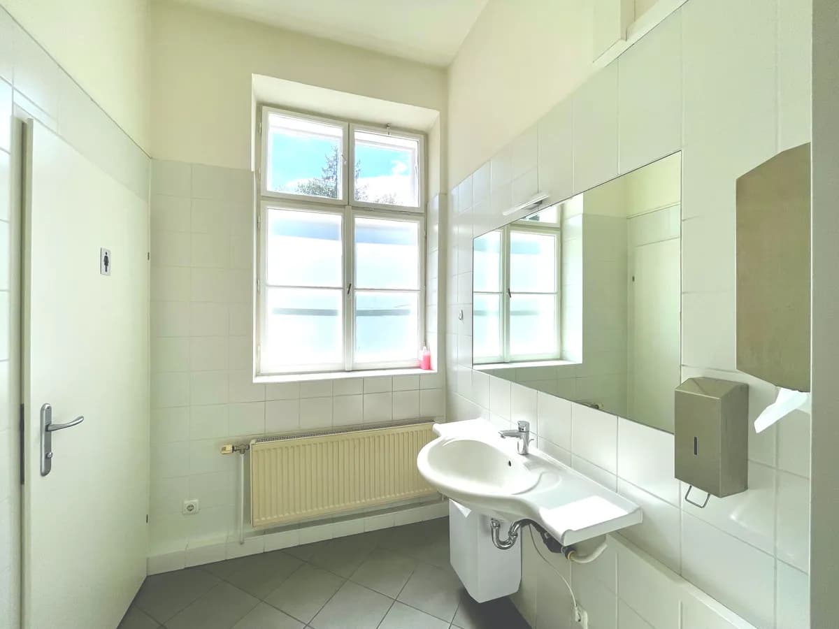 7-Zimmer-Gewerbeimmobilie mieten in Mödling – 303 m², € 3.643 – Bild 9 von 20