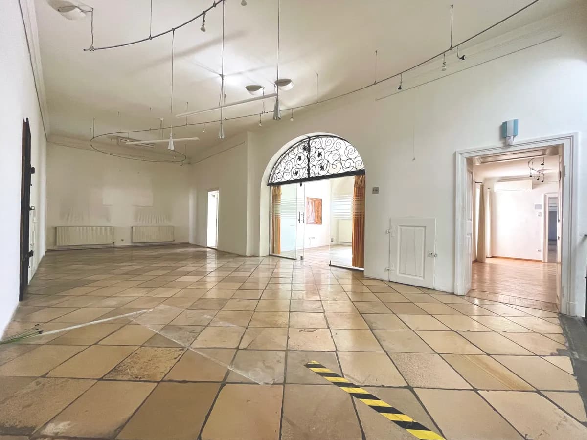 7-Zimmer-Gewerbeimmobilie mieten in Mödling – 303 m², € 3.643 – Bild 11 von 20