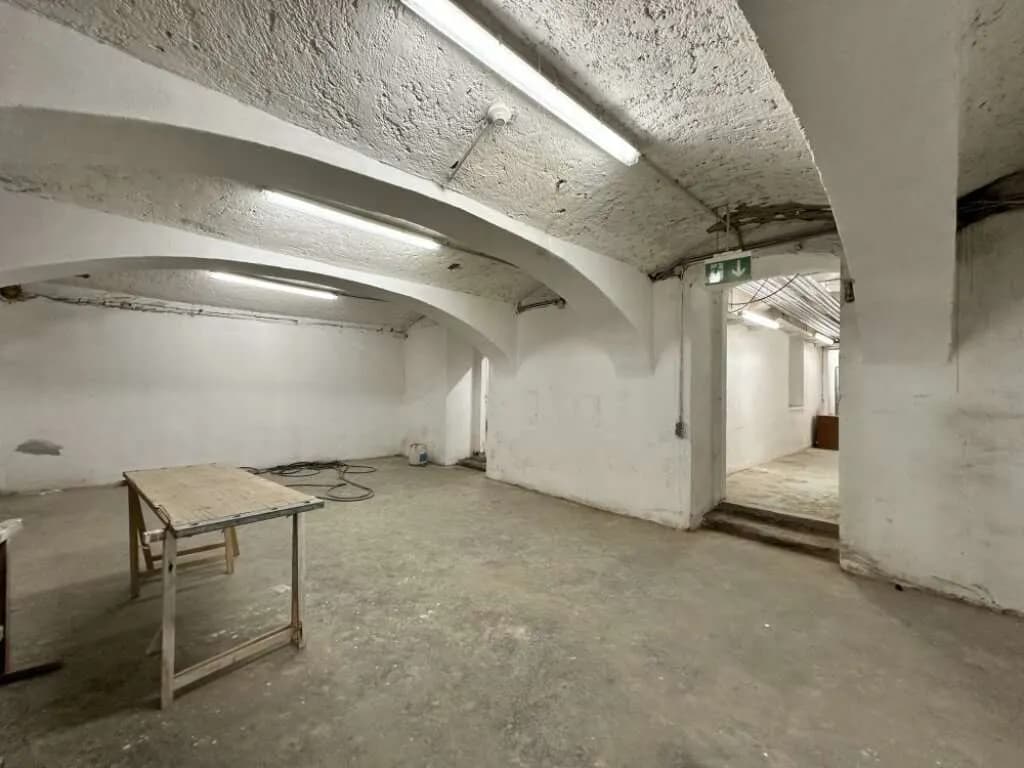 9-Zimmer-Gewerbeimmobilie mieten in Graz – 175 m², € 1.637