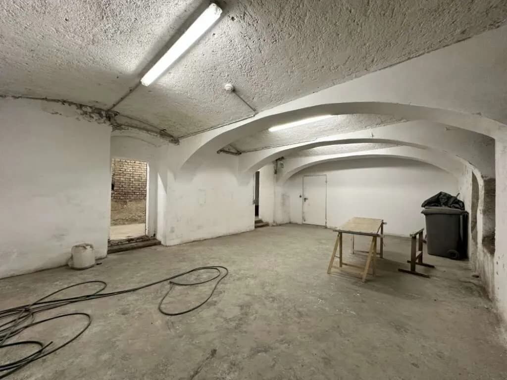 9-Zimmer-Gewerbeimmobilie mieten in Graz – 175 m², € 1.637 – Bild 2 von 17