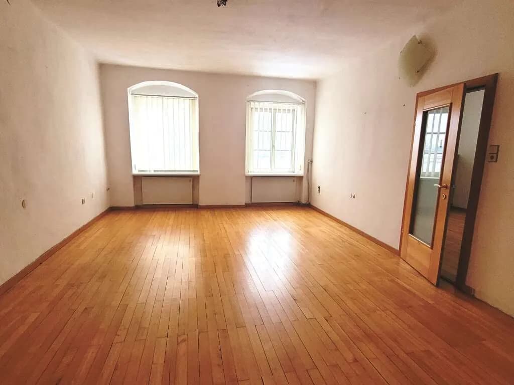 5-Zimmer-Gewerbeimmobilie mieten in Melk – 144 m², € 1.150 – Bild 1 von 10