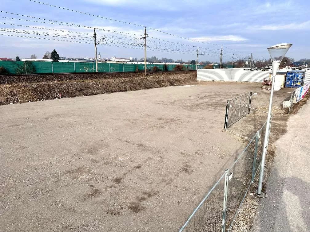 Grundstück mieten in Amstetten – 680 m², € 1