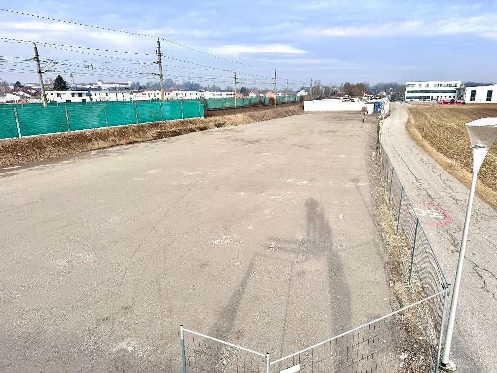 Grundstück mieten in Amstetten – 680 m², € 1 – Bild 2 von 3