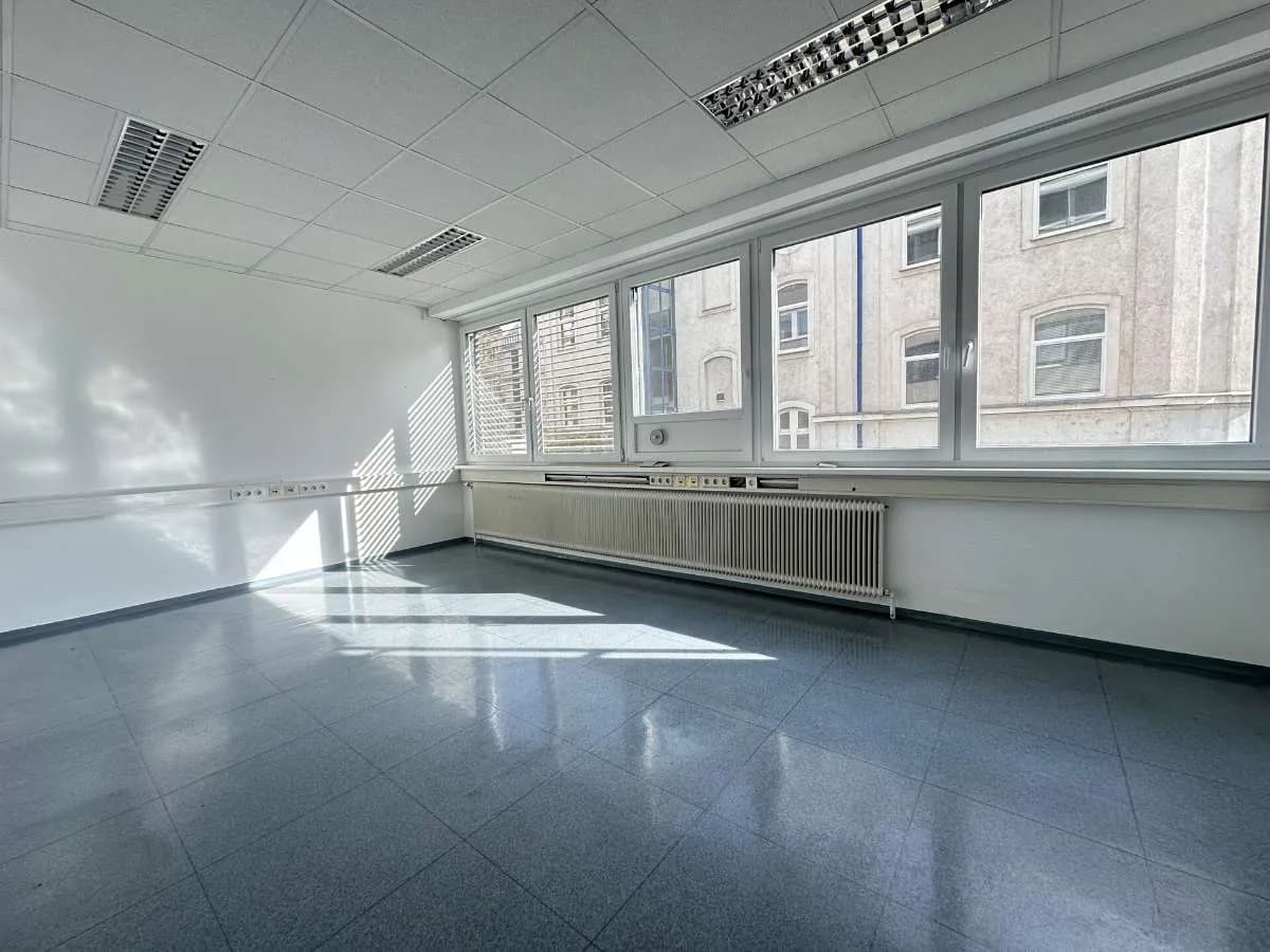 Gewerbeimmobilie mieten in Wien – 580 m², € 10