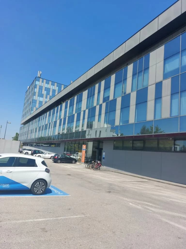 Gewerbeimmobilie mieten in Wels – 74 m², € 887