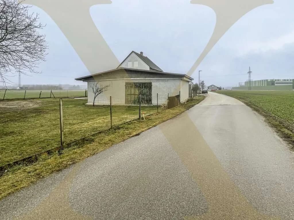 Immobilie mieten in Linz Land – 1 528 m², € 1.834