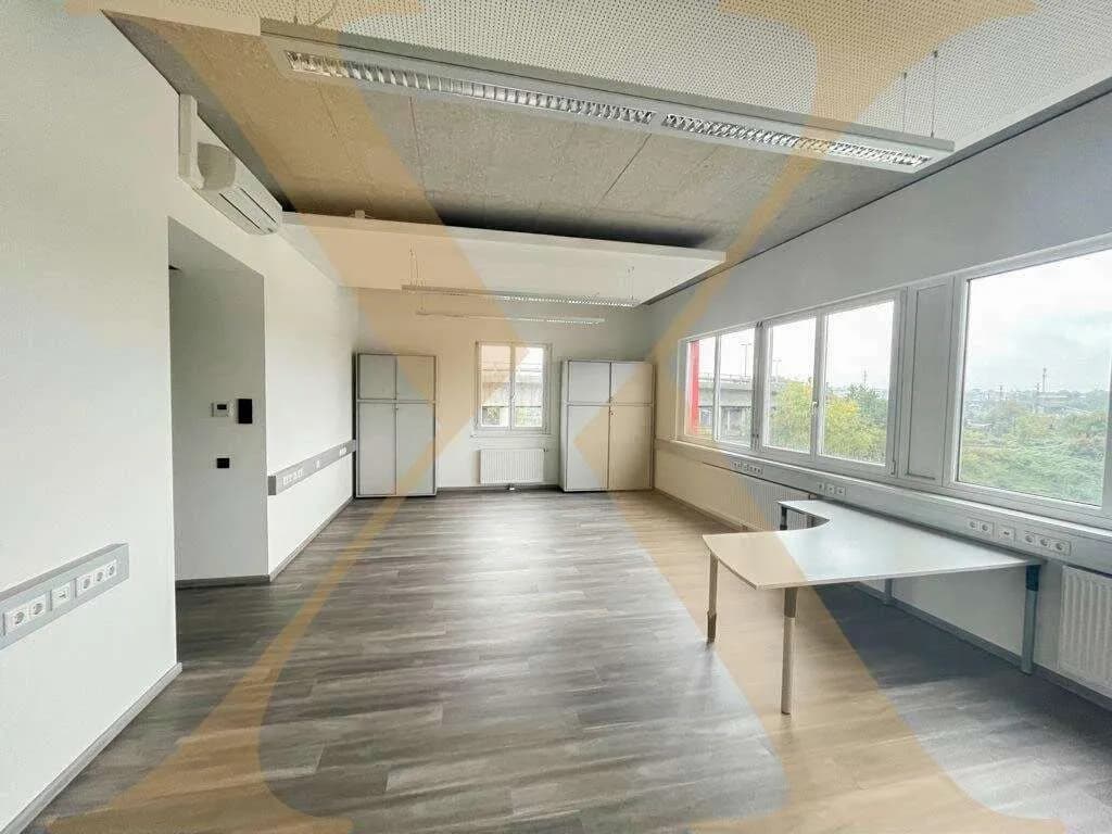 Gewerbeimmobilie mieten in Linz – 113 m², € 1.101