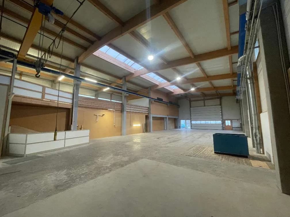 Gewerbeimmobilie mieten in Wels-Land – 600 m², € 4.500