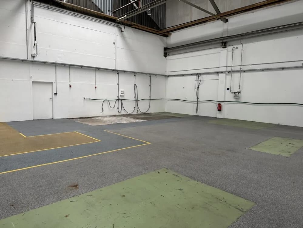Gewerbeimmobilie mieten in Mödling – 2 515 m² – Bild 7 von 11
