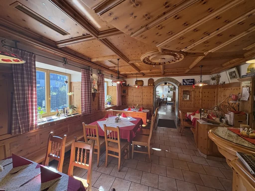 Gewerbeimmobilie mieten in Urfahr-Umgebung – 220 m², € 1.230