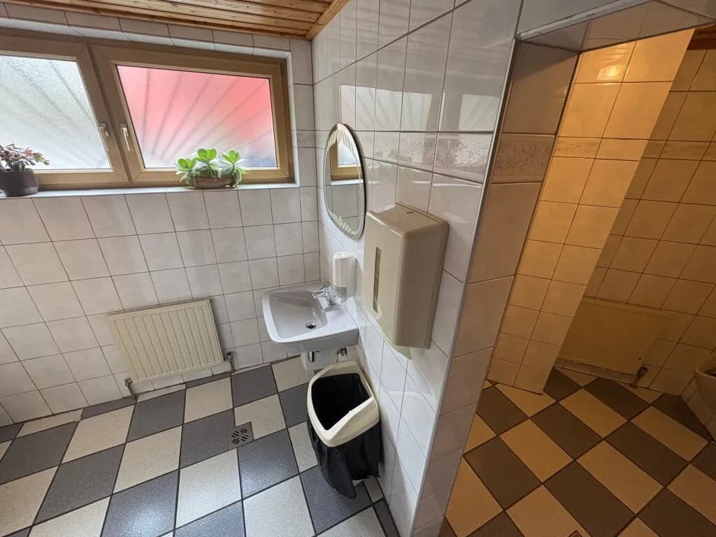 Gewerbeimmobilie mieten in Urfahr-Umgebung – 220 m², € 1.230 – Bild 10 von 15
