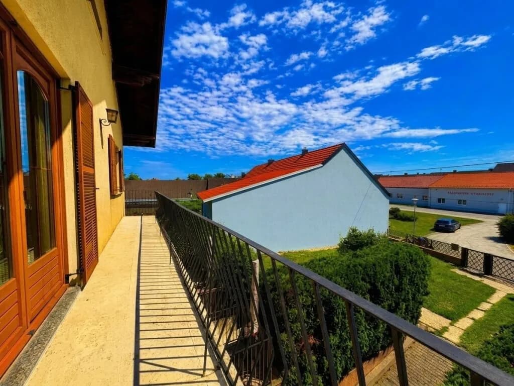 10-Zimmer-Haus kaufen in Gänserndorf – 280 m², € 399.000 – Bild 2 von 21