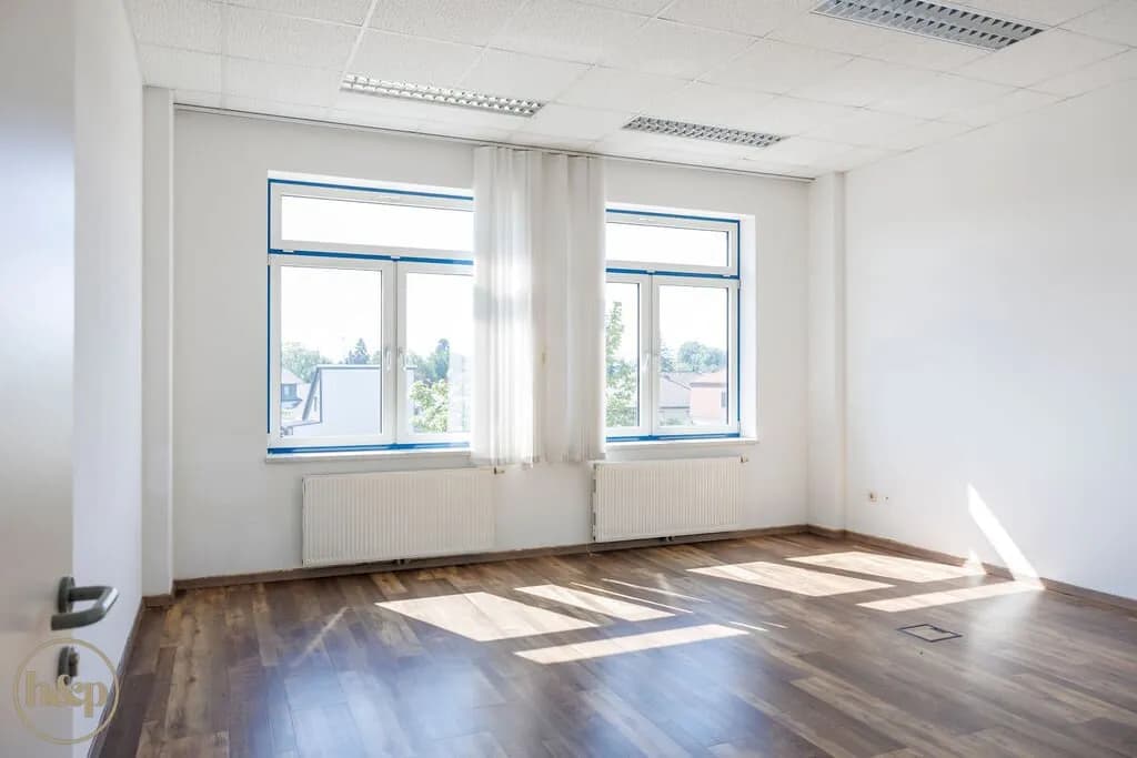 10-Zimmer-Gewerbeimmobilie mieten in Sankt Pölten – 403 m², € 5.468 – Bild 2 von 19