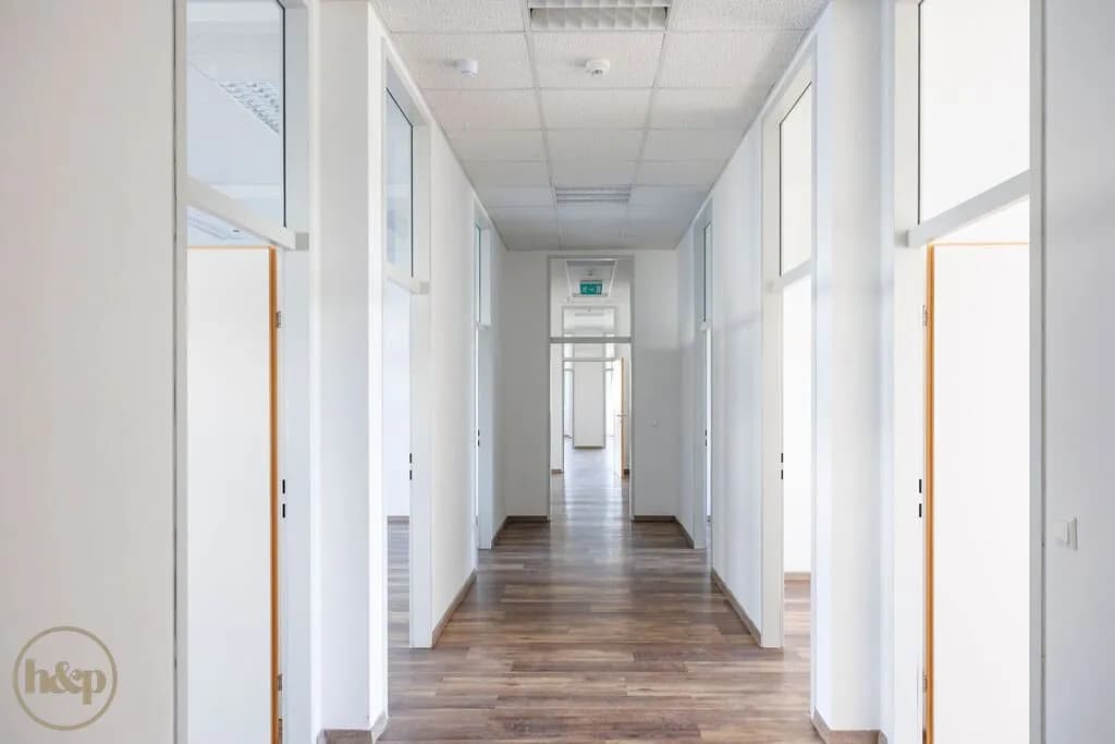 10-Zimmer-Gewerbeimmobilie mieten in Sankt Pölten – 403 m², € 5.468 – Bild 9 von 19