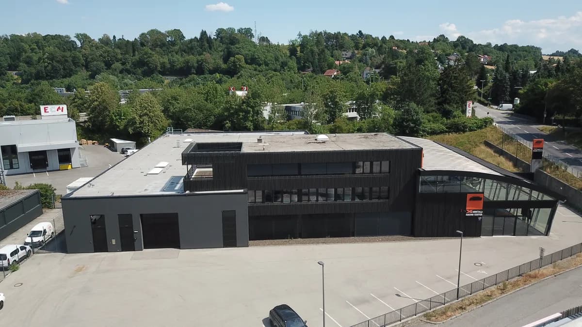 Gewerbeimmobilie mieten in Wels – 1 678 m², € 14.000