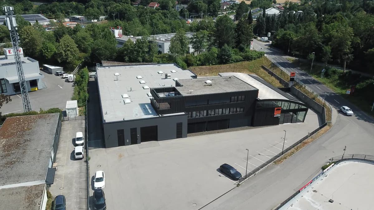 Gewerbeimmobilie mieten in Wels – 1 678 m², € 14.000 – Bild 2 von 7