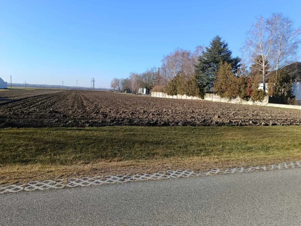 Grundstück kaufen in Neusiedl am See – 1 566 m², € 228.600 – Bild 3 von 3