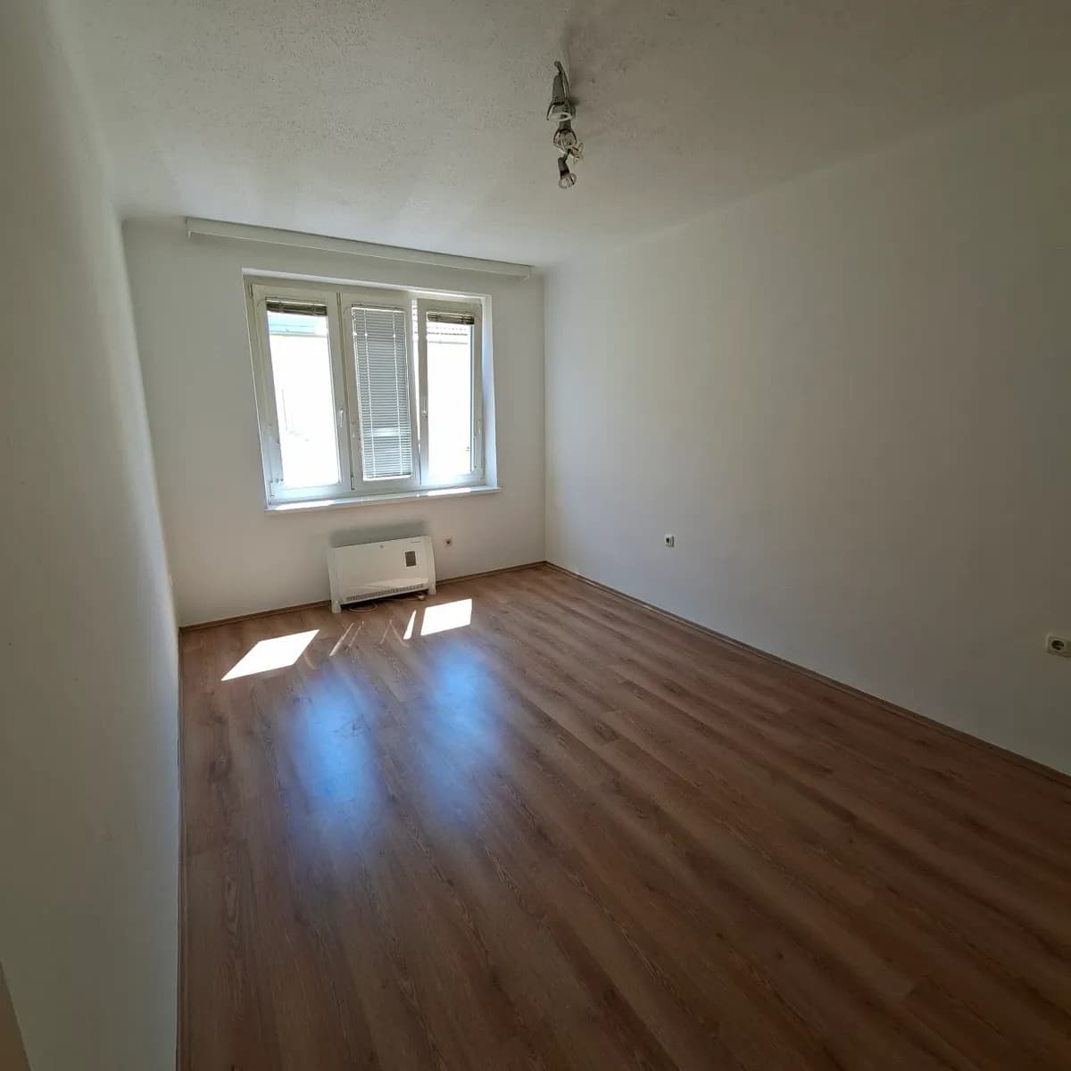 2-Zimmer-Wohnung mieten in Baden – 47 m², € 618 – Bild 10 von 15
