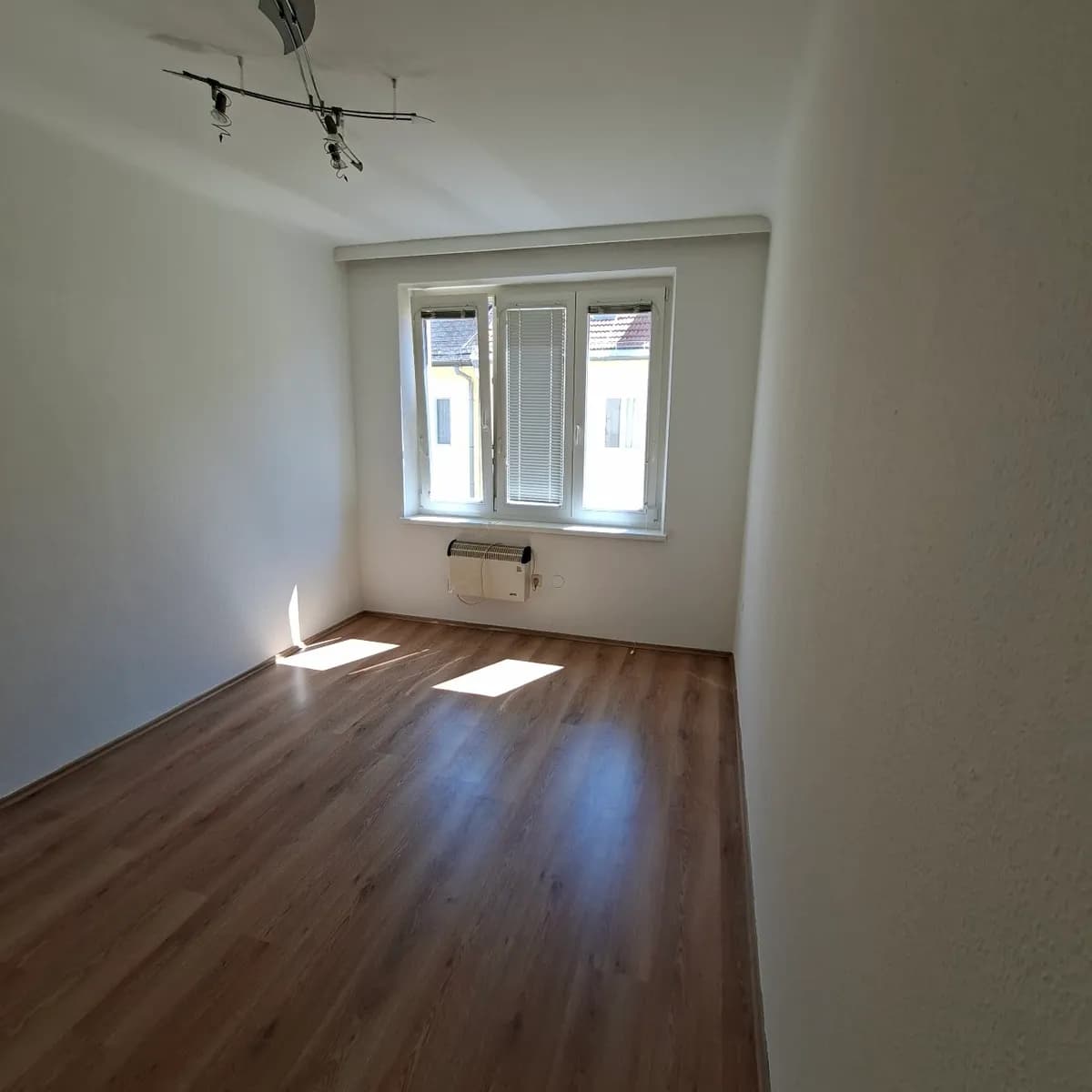 2-Zimmer-Wohnung mieten in Baden – 47 m², € 618 – Bild 11 von 15