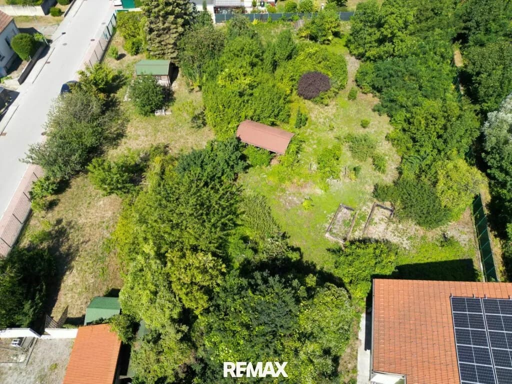 Grundstück kaufen in Gänserndorf – 1 795 m², € 298.000