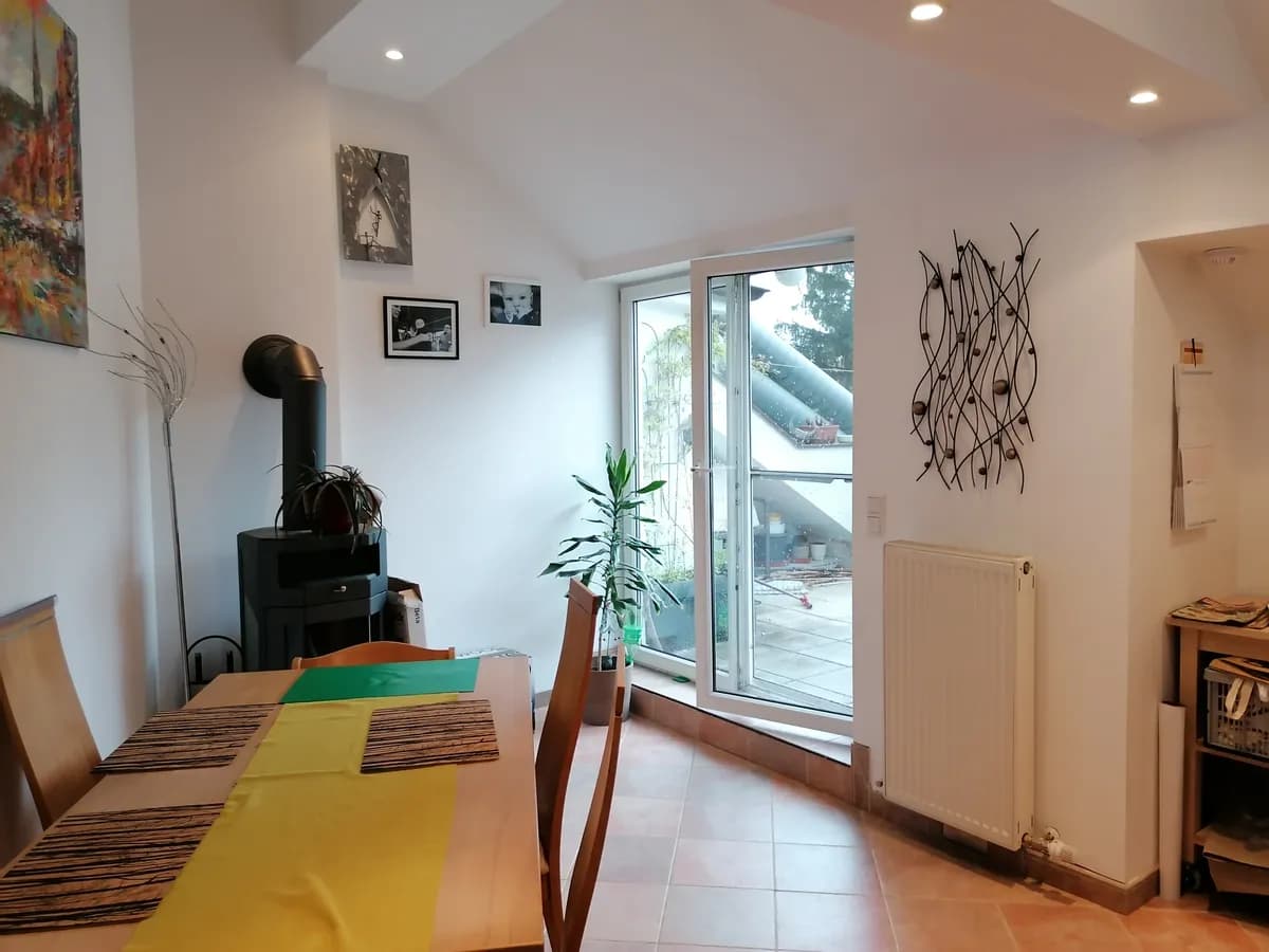 4-Zimmer-Wohnung mieten in Wien – 100 m², € 1.600 – Bild 1 von 13