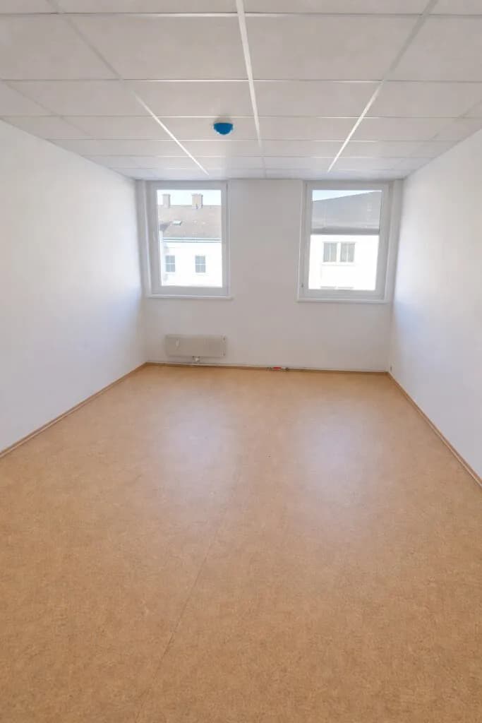 Gewerbeimmobilie mieten in Sankt Pölten – 250 m², € 3.000 – Bild 2 von 16