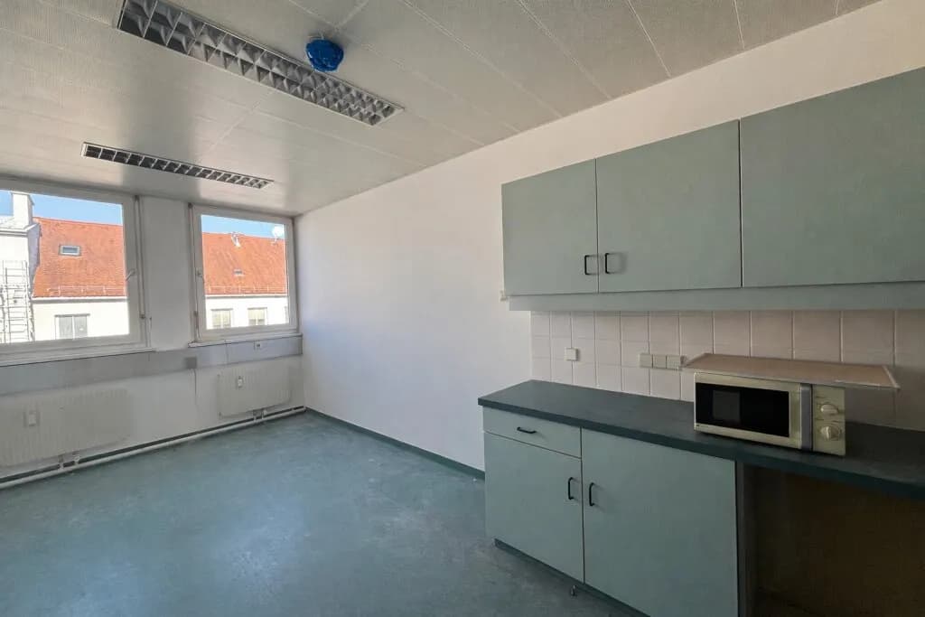 Gewerbeimmobilie mieten in Sankt Pölten – 250 m², € 3.000 – Bild 10 von 16