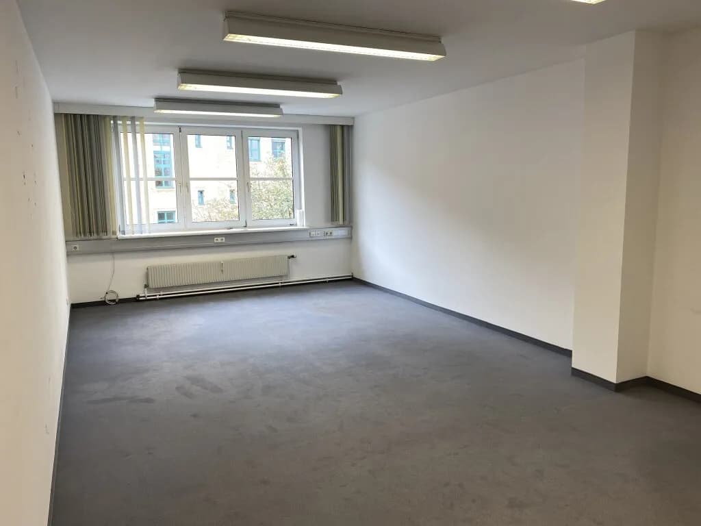 1-Zimmer-Gewerbeimmobilie mieten in Linz – 34 m², € 557