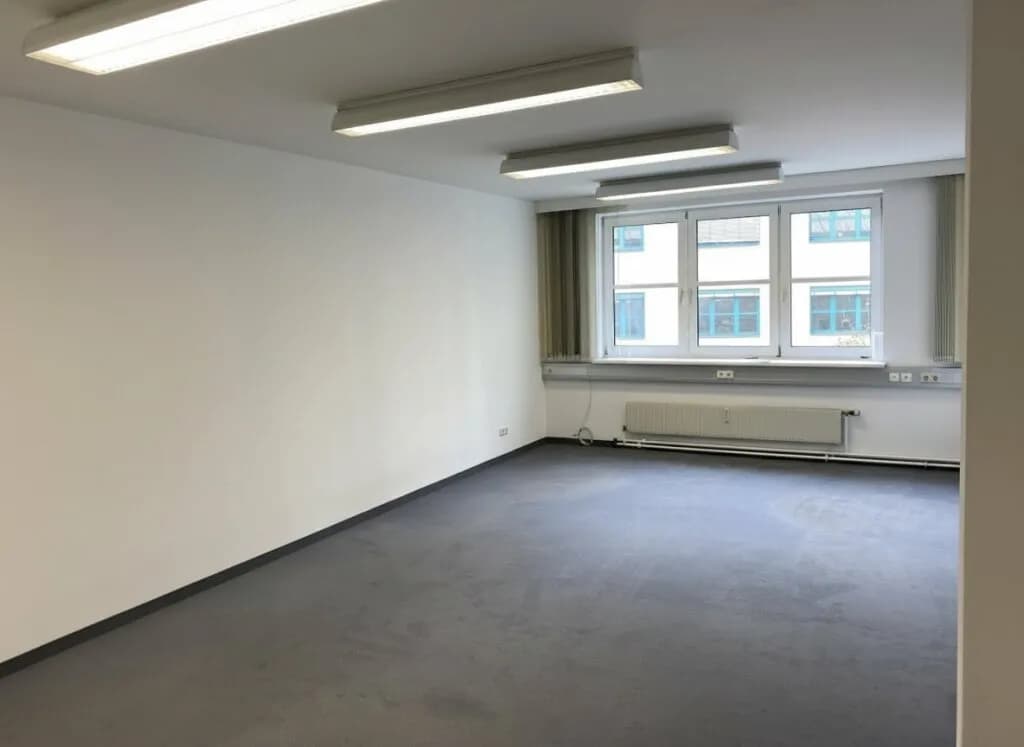 1-Zimmer-Gewerbeimmobilie mieten in Linz – 34 m², € 557 – Bild 2 von 9