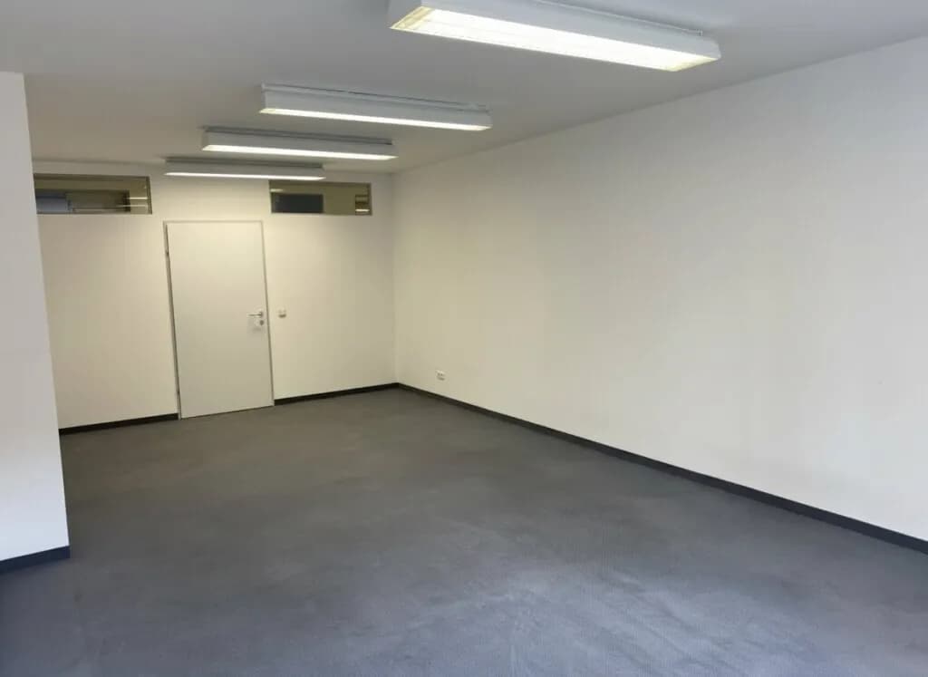 1-Zimmer-Gewerbeimmobilie mieten in Linz – 34 m², € 557 – Bild 3 von 9