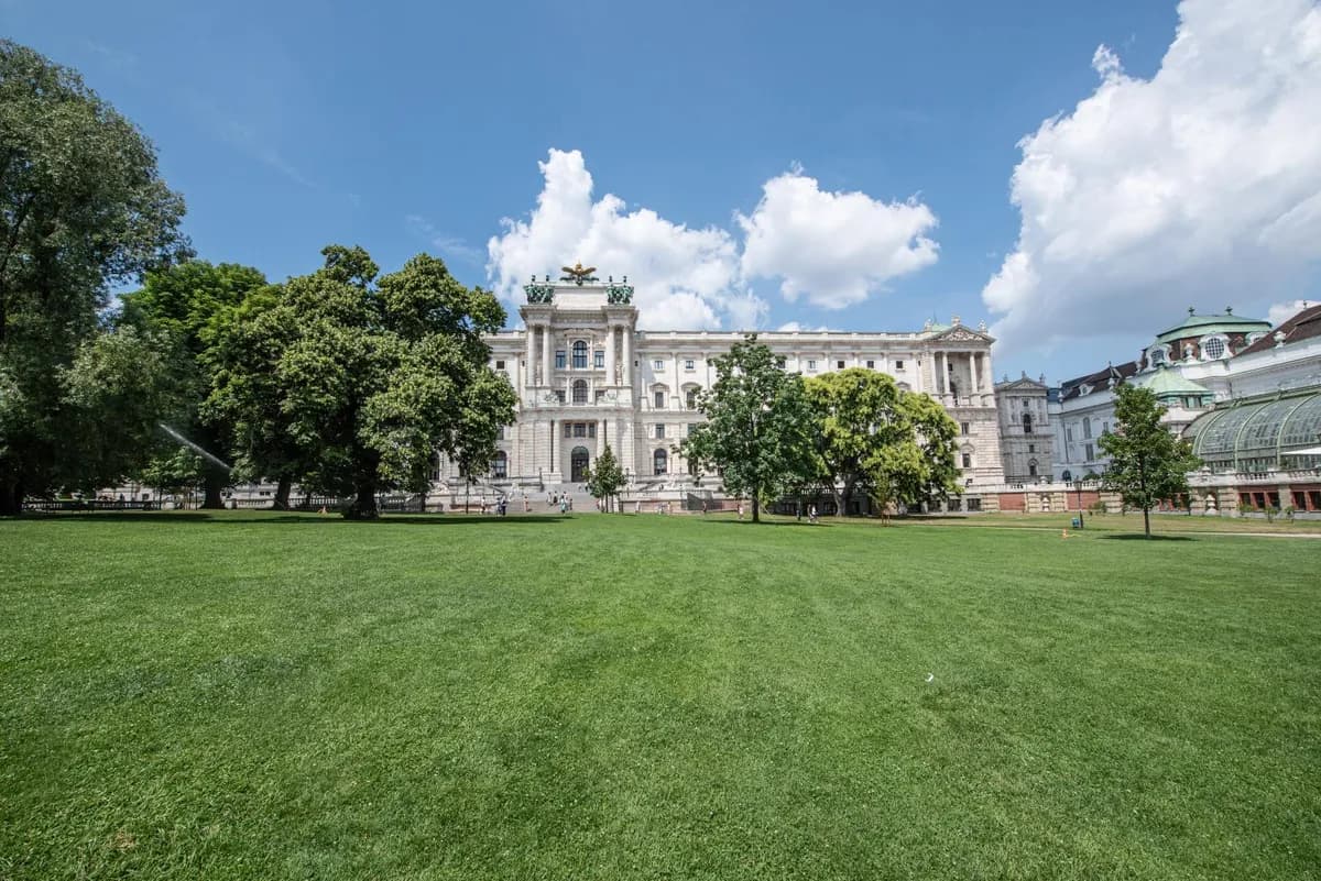 5-Zimmer-Wohnung mieten in Wien – 247,9 m², € 12.721 – Bild 8 von 10