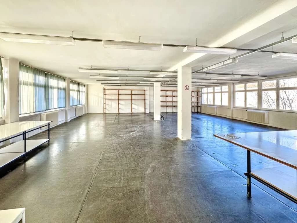Gewerbeimmobilie mieten in Wien – 428 m², € 3.124