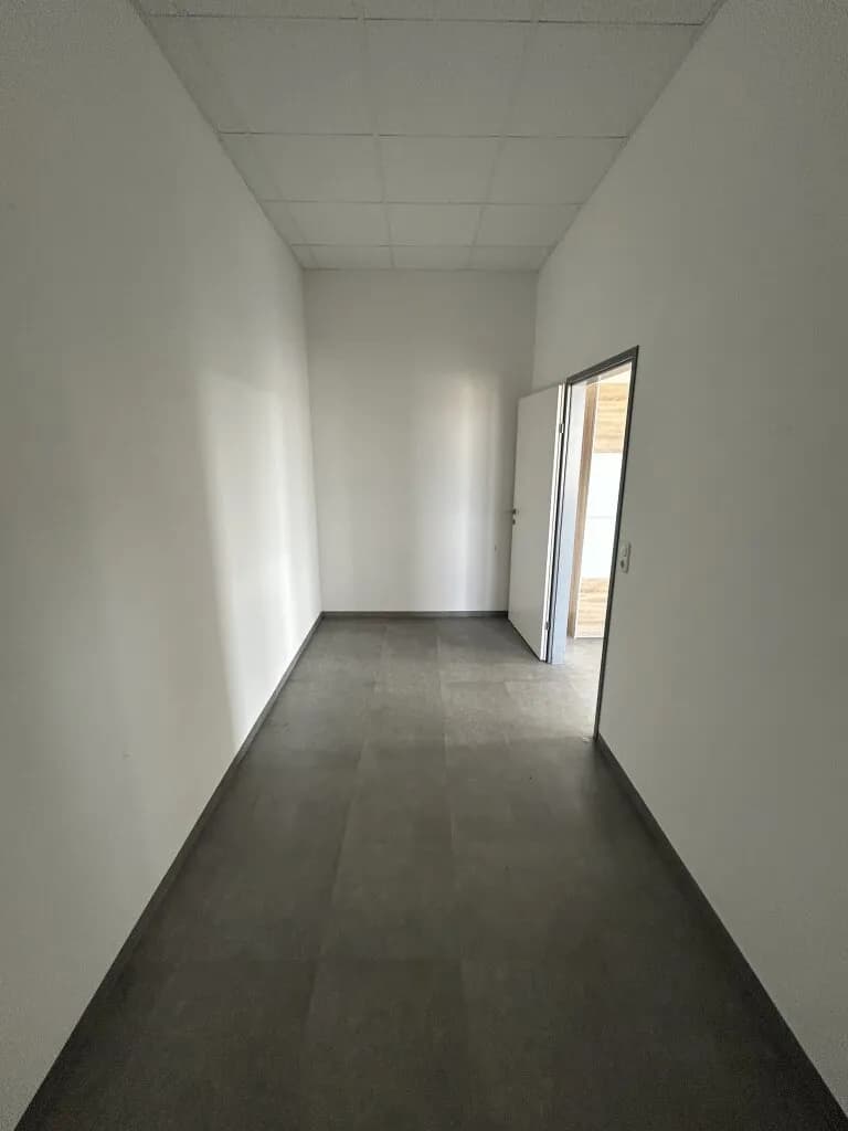 Gewerbeimmobilie mieten in Wels – 39 m², € 558 – Bild 5 von 12