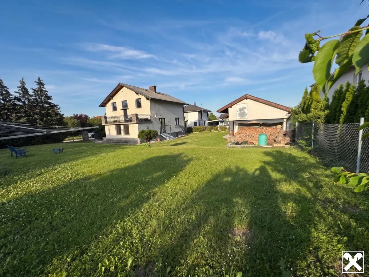 6-Zimmer-Haus kaufen in Neunkirchen – 142 m², € 385.000 – Bild 1 von 19